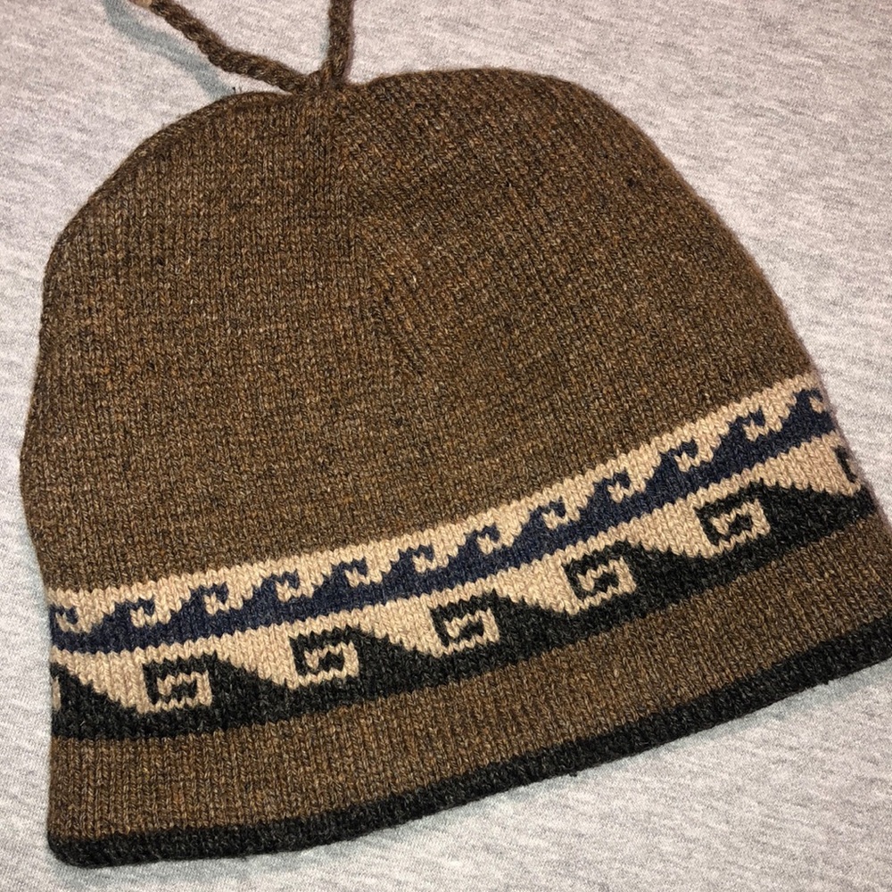Fully Lined Wool Beanie Wave Design - image 1